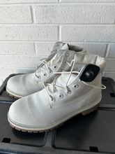 Load image into Gallery viewer, Timberland Shoes Boots Womens 7
