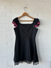 Load image into Gallery viewer, Dress Size Large
