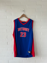 Load image into Gallery viewer, Nba Athletic Top Size Large
