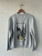 Load image into Gallery viewer, Denim &amp; Flower Sweatshirt Size Large
