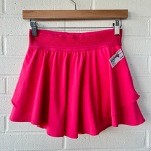 Load image into Gallery viewer, Lululemon Athletic Shorts Size 3/4
