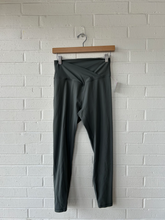 Load image into Gallery viewer, Crz Yoga Athletic Pants Size Small
