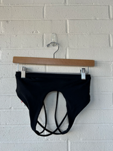 Load image into Gallery viewer, Lululemon Sports Bra Size Small
