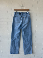 Load image into Gallery viewer, Abercrombie &amp; Fitch Denim Size 5/6 (28)
