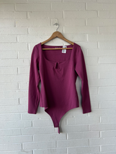 Load image into Gallery viewer, Abercrombie &amp; Fitch Long Sleeve Top Size Large
