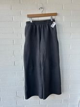 Load image into Gallery viewer, Edikted Pants Size Small
