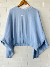 Load image into Gallery viewer, Nike Sweatshirt Size Medium
