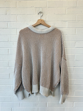 Load image into Gallery viewer, Aerie Sweatshirt Size Extra Large
