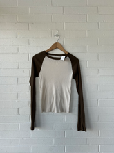 Load image into Gallery viewer, Brandy Melville Long Sleeve T-Shirt Size Small
