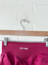 Load image into Gallery viewer, Athletic Pants Size Small
