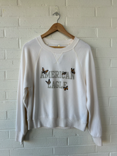 Load image into Gallery viewer, American Eagle Sweatshirt Size Small
