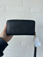 Load image into Gallery viewer, Michael Kors Purse
