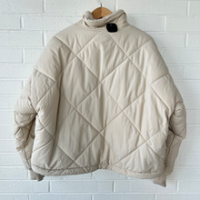 Load image into Gallery viewer, Heavy Outerwear Size Medium
