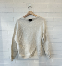 Load image into Gallery viewer, Free People Sweater Size Medium
