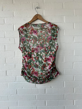 Load image into Gallery viewer, Abercrombie &amp; Fitch Short Sleeve Top Size Extra Large
