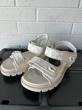 Load image into Gallery viewer, Coach Sandals Womens 7
