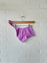 Load image into Gallery viewer, Gym Shark Athletic Top Size Extra Small
