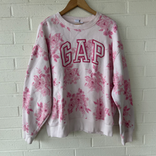 Load image into Gallery viewer, Gap Sweatshirt Size Large
