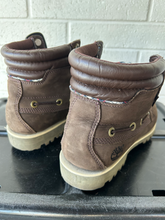 Load image into Gallery viewer, Timberland Boots Womens 8.5
