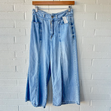 Load image into Gallery viewer, Kenzie Denim Size 3/4 (27)
