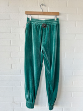 Load image into Gallery viewer, True Craft Pants Size Small
