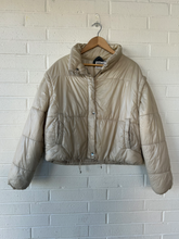Load image into Gallery viewer, Pretty Little Thing Heavy Outerwear Size Small
