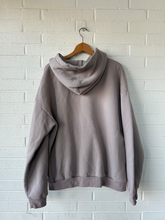 Load image into Gallery viewer, Comfrt Sweatshirt Size XXL
