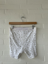 Load image into Gallery viewer, Skims Shorts Size Medium
