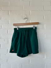 Load image into Gallery viewer, Old Navy Shorts Size Extra Small
