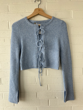 Load image into Gallery viewer, Kimchi And Blue Sweater Size Medium
