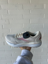 Load image into Gallery viewer, Brooks Womens Athletic Shoes Womens 8.5
