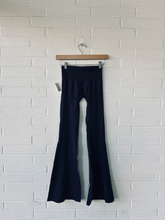Load image into Gallery viewer, Gym Shark Athletic Pants Size Extra Small
