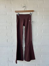 Load image into Gallery viewer, Gym Shark Athletic Pants Size Small
