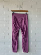 Load image into Gallery viewer, Crz Yoga Athletic Pants Size Medium
