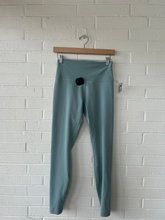 Load image into Gallery viewer, Lululemon Athletic Pants Size 7/8 (29)
