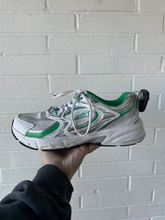 Load image into Gallery viewer, Avia Womens Athletic Shoes Womens 9
