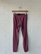 Load image into Gallery viewer, Lulu Lemon Athletic Pants Size 5/6 (28)
