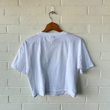 Load image into Gallery viewer, Gym Shark Athletic Top Size Medium

