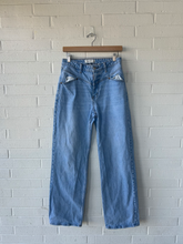 Load image into Gallery viewer, Abercrombie &amp; Fitch Denim Size 5/6 (28)
