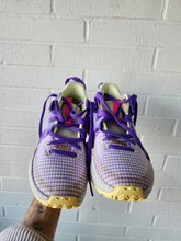 Load image into Gallery viewer, Nike Womens Athletic Shoes Womens 8.5
