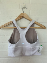 Load image into Gallery viewer, Lulu Lemon Sports Bra Size Medium
