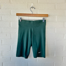 Load image into Gallery viewer, Nike Athletic Shorts Size Extra Small
