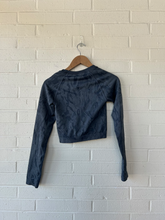 Load image into Gallery viewer, Gym Shark Athletic Top Size Small
