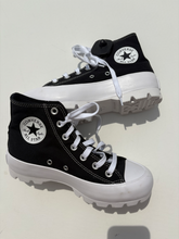Load image into Gallery viewer, Converse Shoes Casual Shoes Womens 7.5
