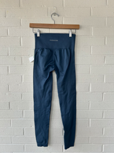 Load image into Gallery viewer, Athletic Pants Size Small
