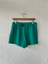 Load image into Gallery viewer, Alo Shorts Size Small
