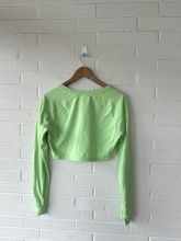 Load image into Gallery viewer, Gym Shark Athletic Top Size Small
