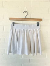 Load image into Gallery viewer, Tna Athletic Shorts Size Small
