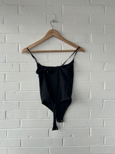 Load image into Gallery viewer, Skims Tank Top Size Small
