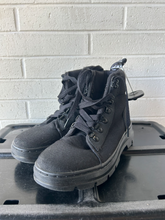 Load image into Gallery viewer, Dr Martens Boots Womens 5.5
